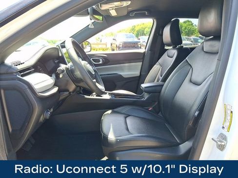 Used 2025 Jeep Compass Limited AWD/4WD image 2