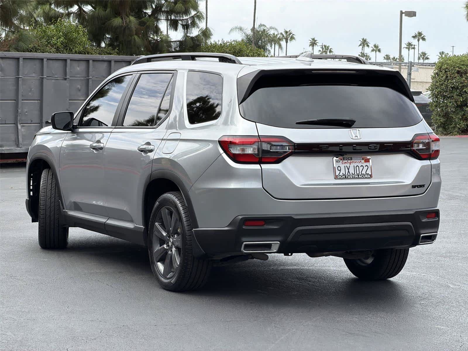 Used 2024 Honda Pilot Sport image 5