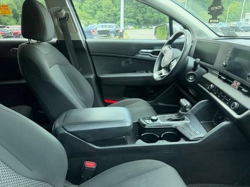 Used 2023 Kia Sportage LX AWD/4WD image 18