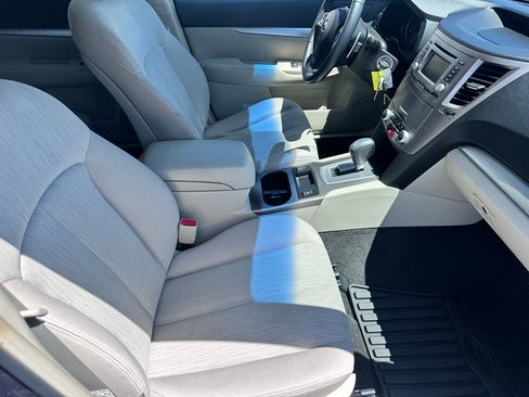 Used 2014 Subaru Outback 2.5i Premium AWD/4WD image 10