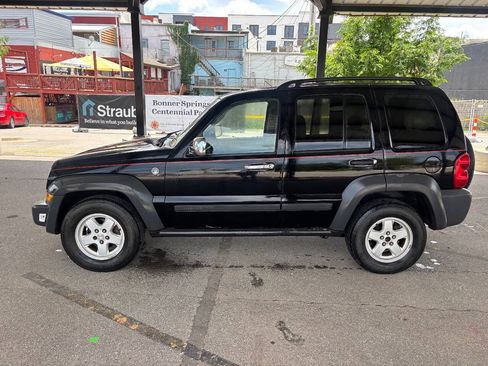 Used 2007 Jeep Liberty Sport AWD/4WD image 10