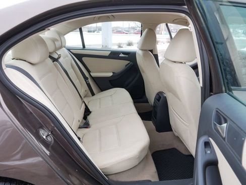Used 2011 Volkswagen Jetta SE image 19