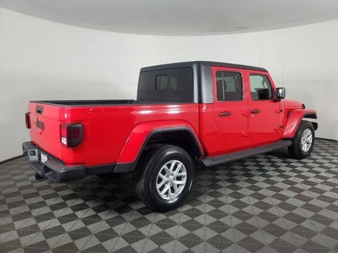 Used 2023 Jeep Gladiator Sport AWD/4WD image 4