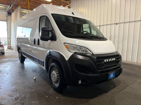 Used 2025 RAM ProMaster 3500 w/ Convenience Group FWD image 2