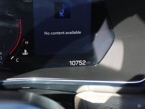 Used 2024 GMC Canyon Denali image 26