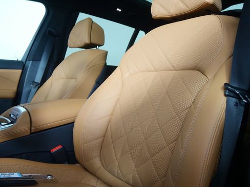 Used 2025 BMW X7 xDrive40i w/ M Sport Package image 11