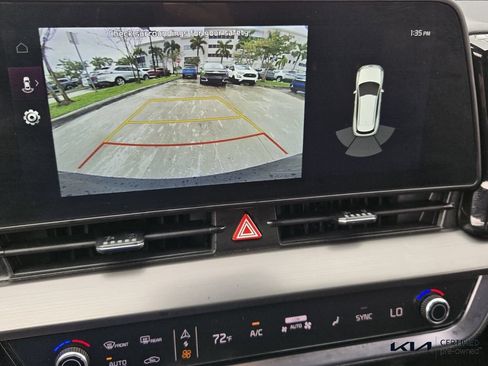 Used 2025 Kia Sportage EX FWD image 21