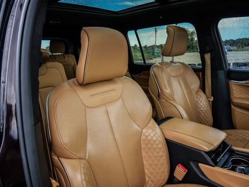Used 2022 Jeep Grand Cherokee L Summit AWD/4WD image 18