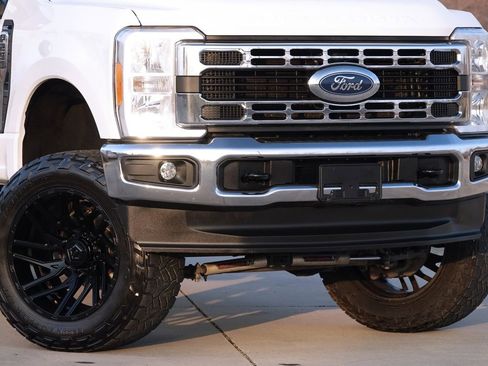 Used 2023 Ford F250 XLT w/ FX4 Off-Road Package image 2