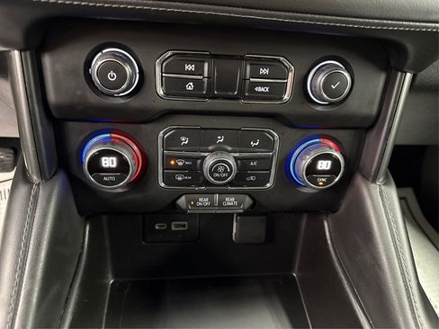 Used 2022 Chevrolet Suburban LS AWD/4WD image 31