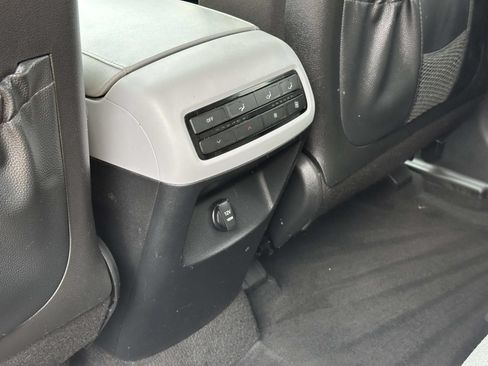 Used 2021 Hyundai Palisade SE FWD image 25