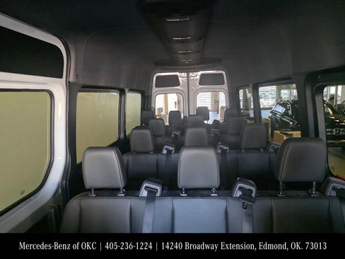 Used 2025 Mercedes-Benz Sprinter 2500 image 15