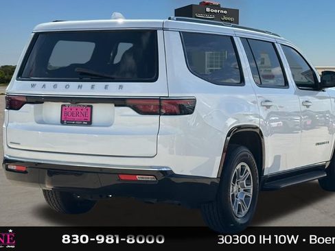 Used 2023 Jeep Wagoneer 4WD image 3