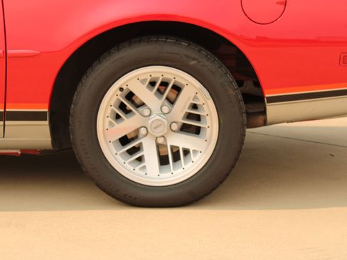 Used 1988 Pontiac Firebird Formula RWD image 35