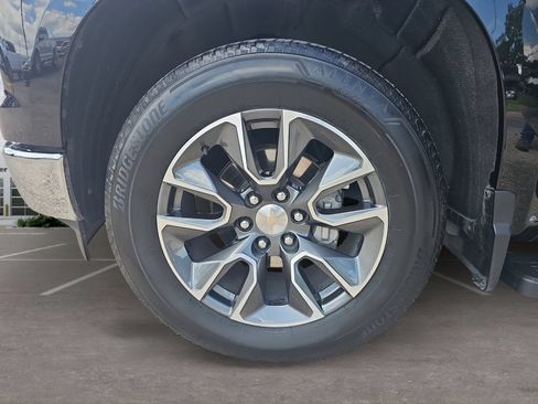 Used 2024 Chevrolet Silverado 1500 LT RWD image 11