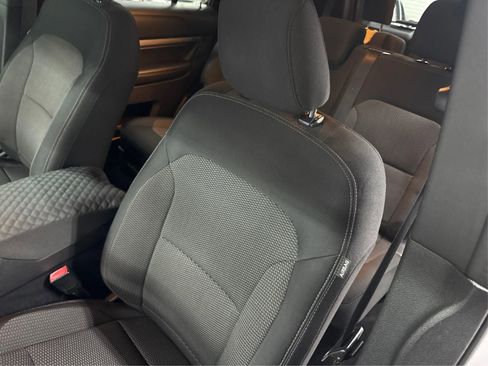 Used 2019 Ford Explorer XLT w/ Equipment Group 201A FWD image 13