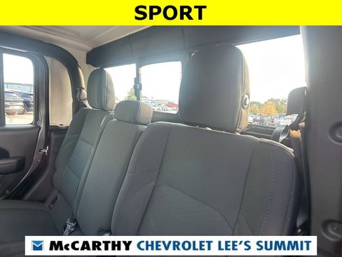 Used 2021 Jeep Gladiator Sport image 35