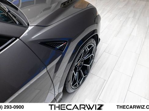 Used 2023 Lamborghini Urus Performante AWD/4WD image 39