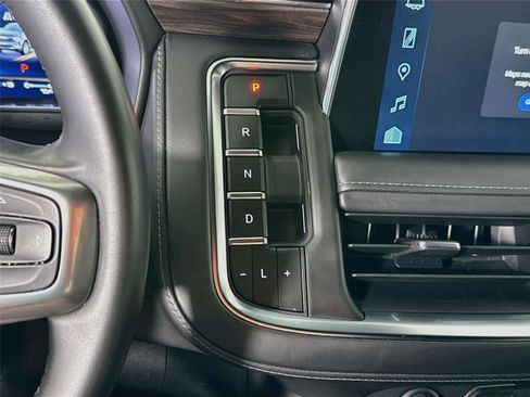 Used 2023 Chevrolet Suburban LT AWD/4WD image 11