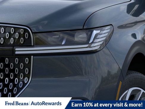 New 2026 Lincoln Navigator Reserve AWD/4WD image 19