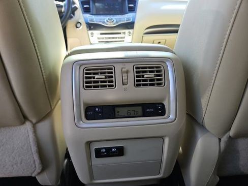 Used 2019 INFINITI QX60 Luxe w/ Essential Package FWD image 32