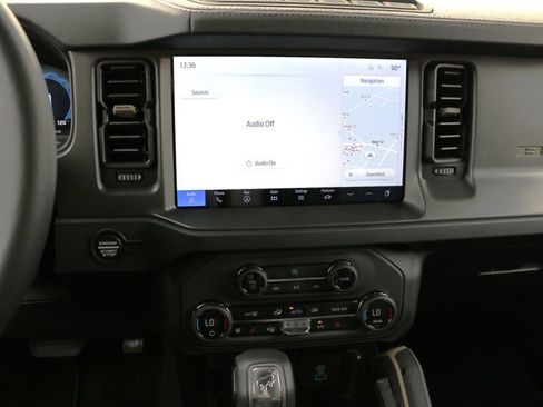 New 2025 Ford Bronco Badlands w/ Sasquatch Package AWD/4WD image 17