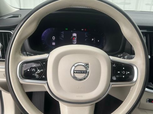Used 2023 Volvo S60 B5 Plus FWD image 18