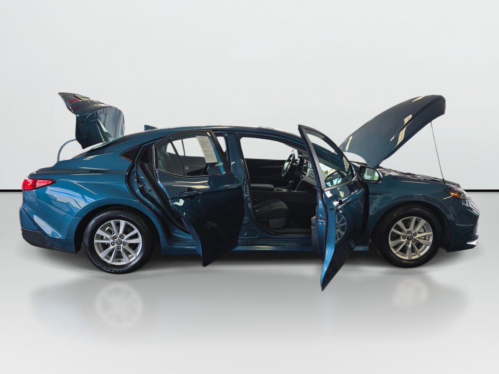 Used 2025 Toyota Camry LE w/ Convenience Package FWD image 9