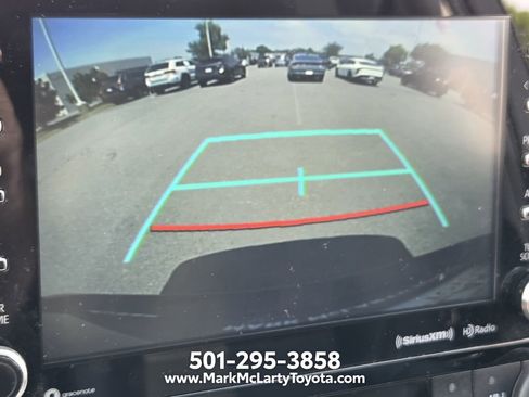 Used 2022 Toyota Highlander XLE FWD image 20