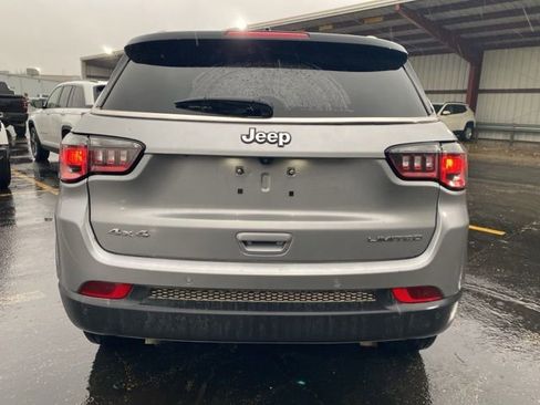 Used 2024 Jeep Compass Limited image 12