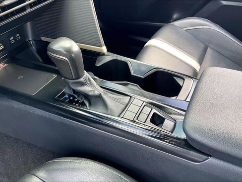 Used 2025 Toyota Camry SE FWD image 18