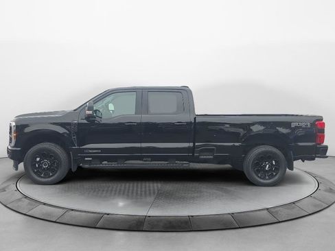 Certified 2025 Ford F350 Lariat w/ Black Appearance Package image 3