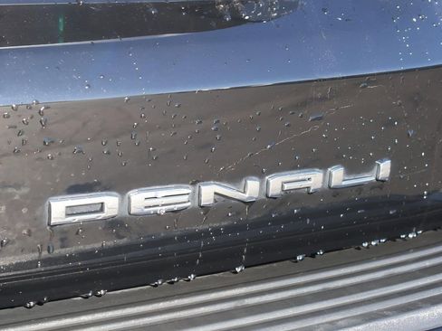 Used 2021 GMC Yukon Denali AWD/4WD image 9