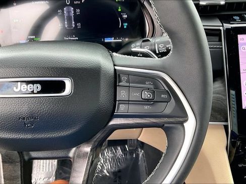Used 2023 Jeep Grand Cherokee 4WD 4xe image 19