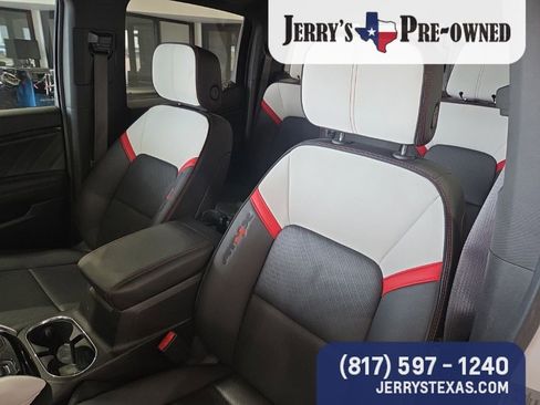 Used 2023 GMC Canyon AT4X image 10