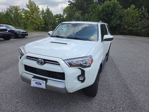 Used 2021 Toyota 4Runner TRD Off-Road AWD/4WD image 2