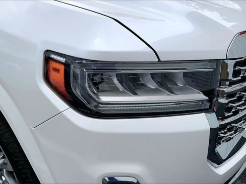 Used 2023 GMC Acadia Denali w/ Trailering Package FWD image 29