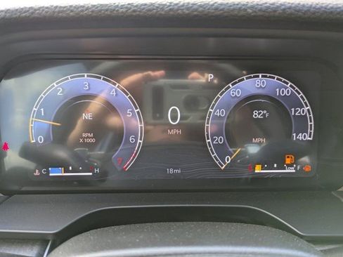 New 2025 Jeep Grand Cherokee Limited w/ Black Appearance Package image 32