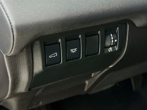 Used 2023 Subaru Ascent Limited image 9