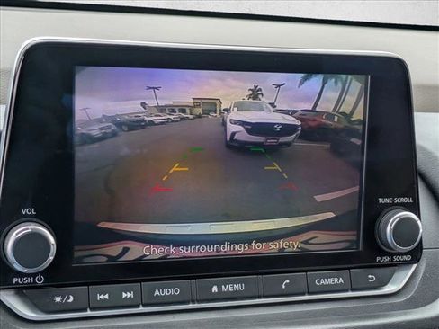 Used 2023 Nissan Rogue SV FWD image 15