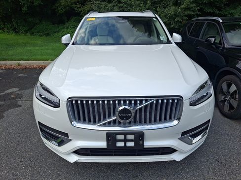 Used 2025 Volvo XC90 B6 Ultra AWD/4WD image 2