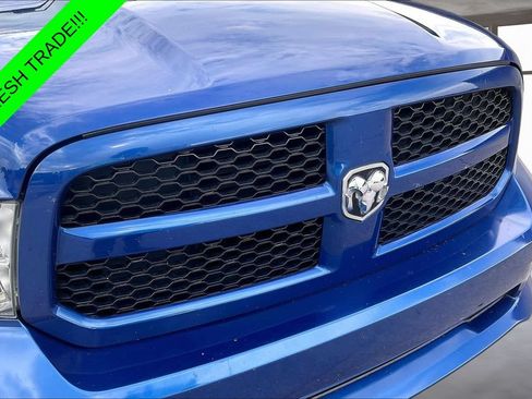 Used 2017 RAM 1500 Express RWD image 29