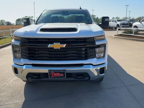 Used 2025 Chevrolet Silverado 2500 W/T w/ WT Convenience Package image 3