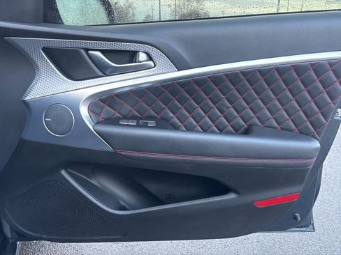 Used 2022 Genesis G70 3.3T w/ Sport Prestige Package image 10