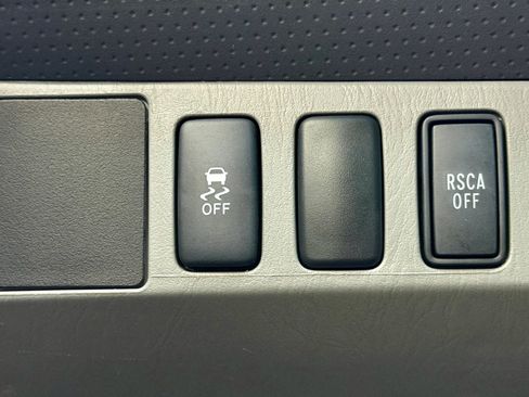 Used 2012 Toyota Tacoma Pickup 2D 6 ft image 12