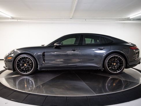 Used 2018 Porsche Panamera 4 AWD/4WD image 2