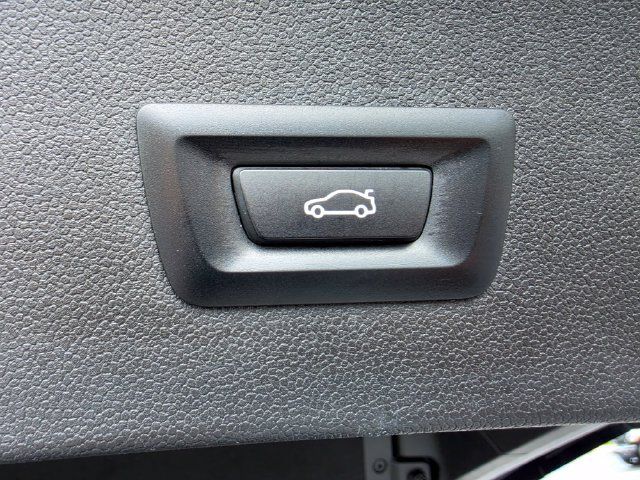 Used 2024 BMW iX xDrive50 w/ Premium Package AWD/4WD image 56
