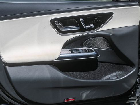 New 2026 Mercedes-Benz E 350 4MATIC Sedan image 19