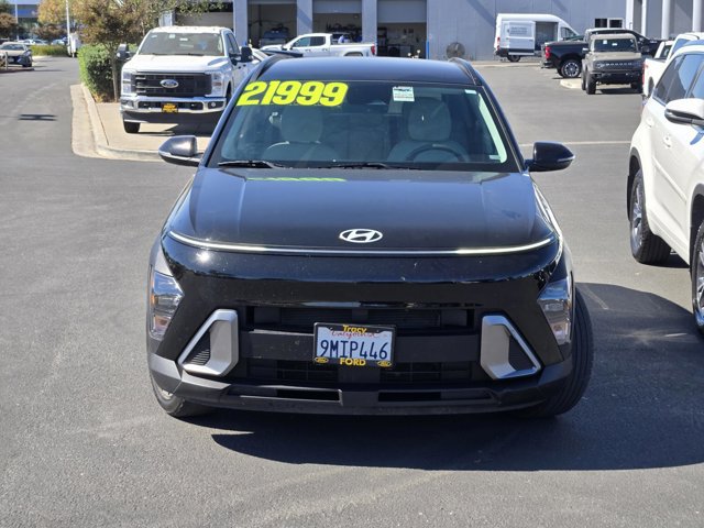 Used 2024 Hyundai Kona SEL FWD image 2