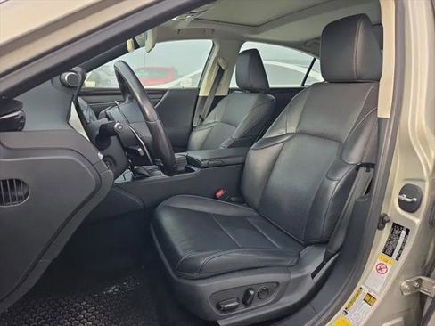 Used 2019 Lexus ES 300h w/ Premium Package FWD image 16